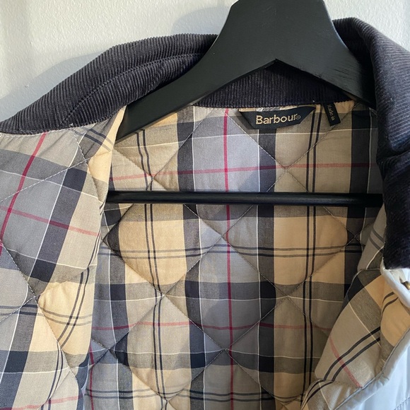 BARBOUR Quilted Jacket, Ladies' small - Picture 2 of 4
